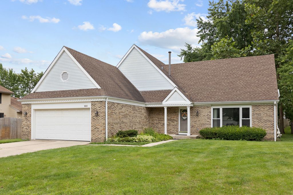 135 Encina Drive, Naperville, IL 60540