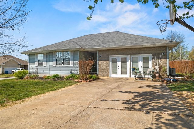 1999 E Logan Street, Republic, MO 65738