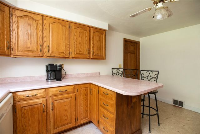 311 S 7th Street, Youngwood, PA 15697