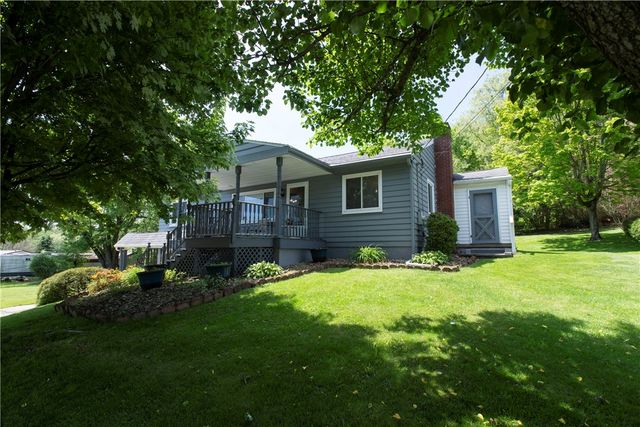 311 S 7th Street, Youngwood, PA 15697