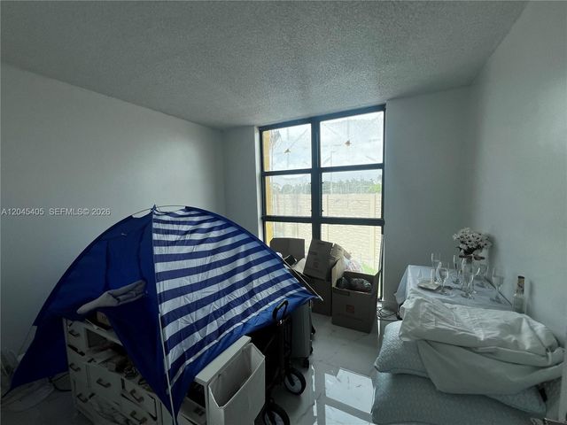 11750 SW 18th St 319-1, Miami, FL 33175