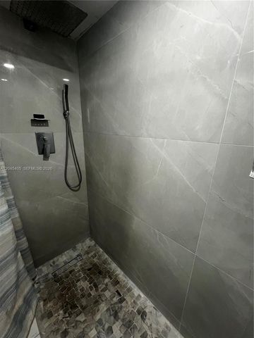 11750 SW 18th St 319-1, Miami, FL 33175