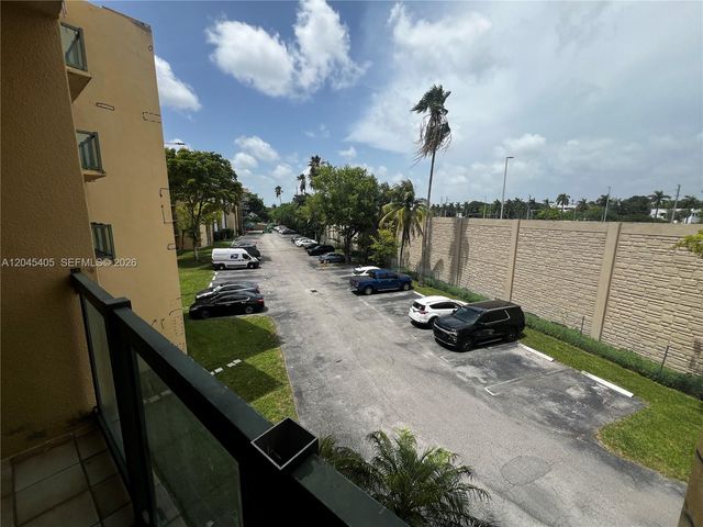 11750 SW 18th St 319-1, Miami, FL 33175