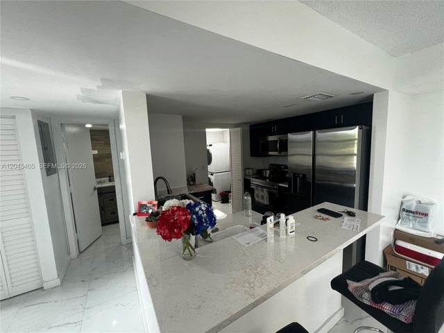 11750 SW 18th St 319-1, Miami, FL 33175
