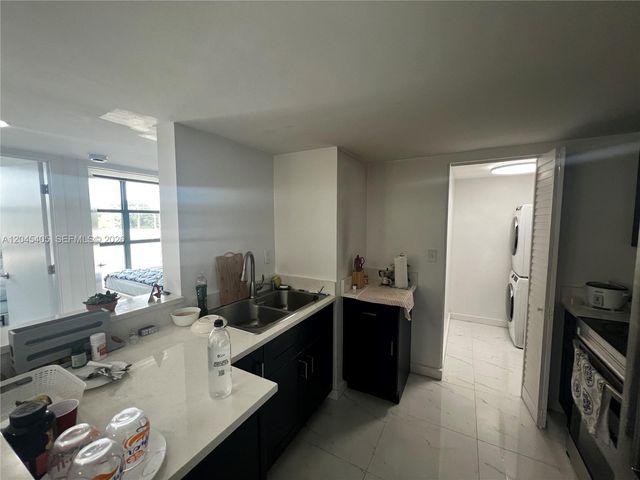 11750 SW 18th St 319-1, Miami, FL 33175