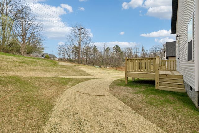 1118C W First Street, Dickson, TN 37055