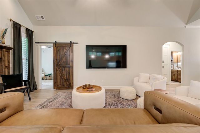 8208 Dax Drive, Edmond, OK 73034