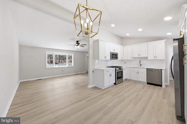 2011 DEER TRACK LN, Hammonton, NJ 08037