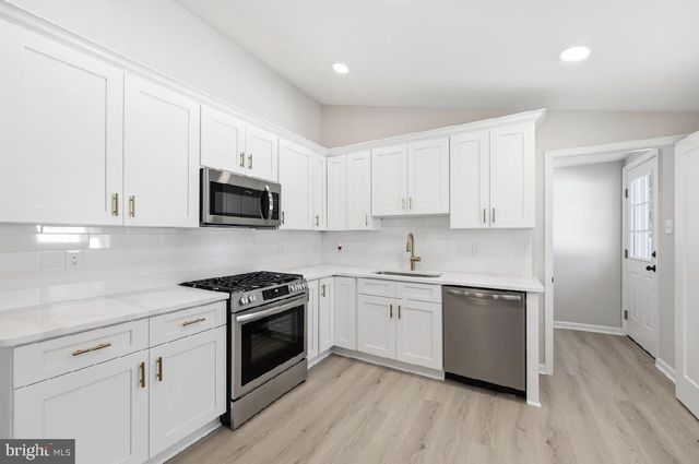 2011 DEER TRACK LN, Hammonton, NJ 08037
