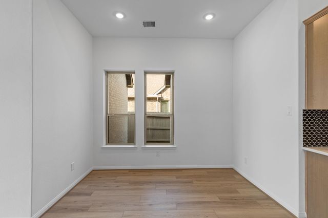 2518 Gleaming Pear Drive, Manvel, TX 77578