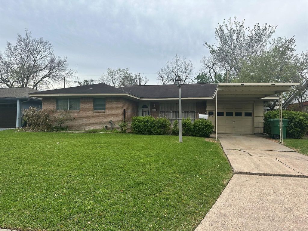 6841 Concho Street, Houston, TX 77074