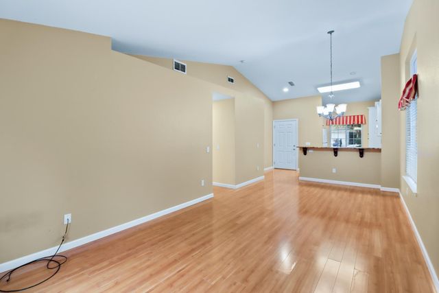 1421 Vigo Ct, Davis, CA 95618