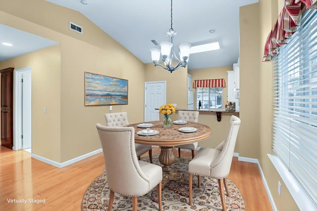 1421 Vigo Ct, Davis, CA 95618