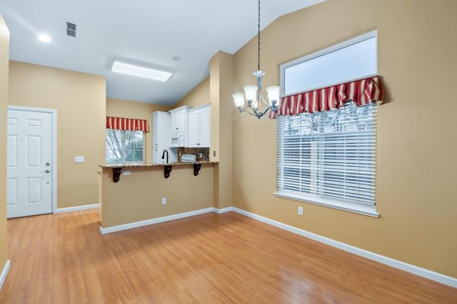 1421 Vigo Ct, Davis, CA 95618