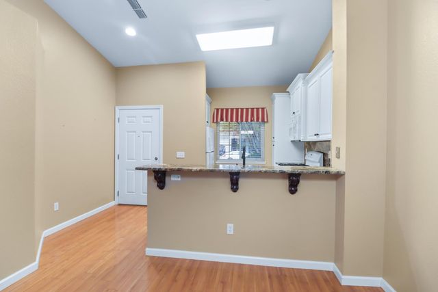 1421 Vigo Ct, Davis, CA 95618