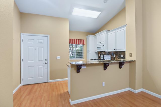 1421 Vigo Ct, Davis, CA 95618