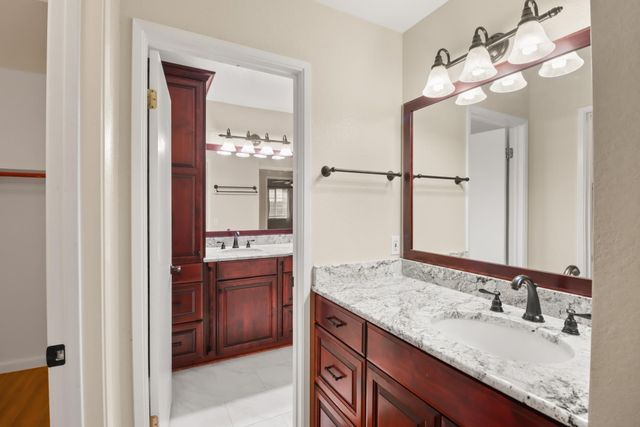 1421 Vigo Ct, Davis, CA 95618