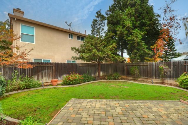 1421 Vigo Ct, Davis, CA 95618