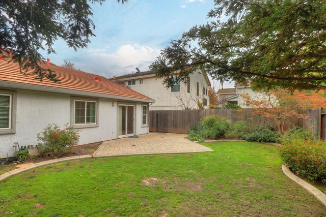 1421 Vigo Ct, Davis, CA 95618