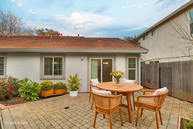 1421 Vigo Ct, Davis, CA 95618