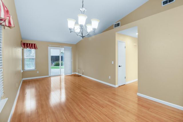 1421 Vigo Ct, Davis, CA 95618