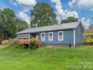 4687 Old Clyde Road, Clyde, NC 28721
