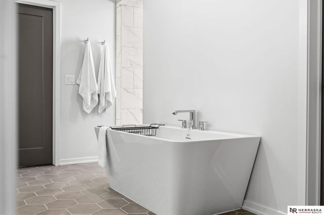 4521 S 202nd Street, Omaha, NE 68135