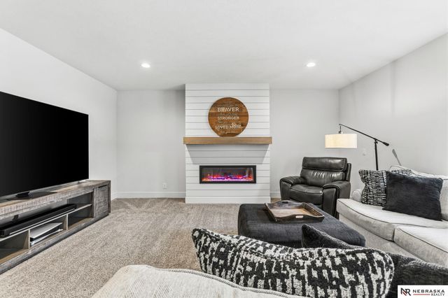 4521 S 202nd Street, Omaha, NE 68135