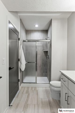 4521 S 202nd Street, Omaha, NE 68135