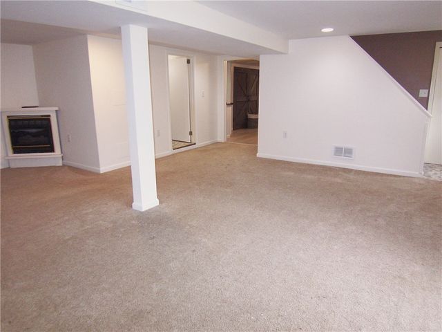 42 Crest Ave, Macedon, NY 14502