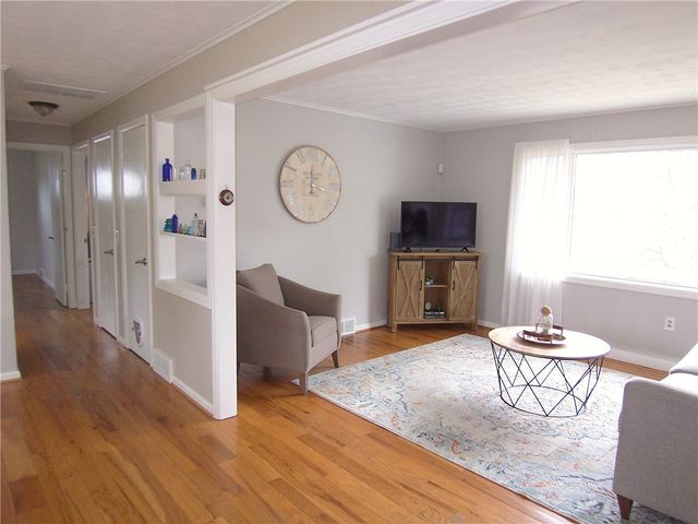 42 Crest Ave, Macedon, NY 14502