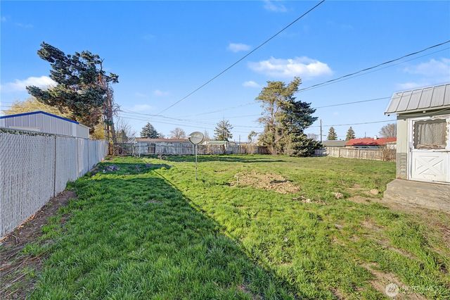 148 NW Ephrata Avenue, Soap Lake, WA 98851