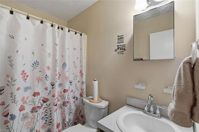 11020 Woods Cross RD, Gloucester, VA 23061