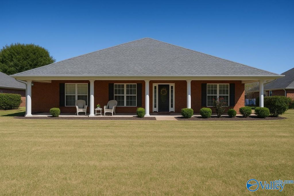 4918 Montauk Trail SE, Owens Cross Roads, AL 35763