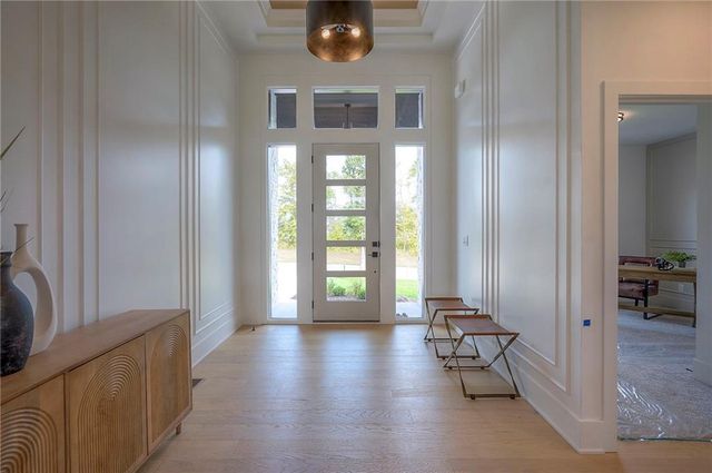 565 South Shore Drive, Lake Winnebago, MO 64034