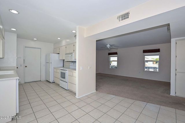 14007 N WHISPERING LAKE Drive, Sun City, AZ 85351