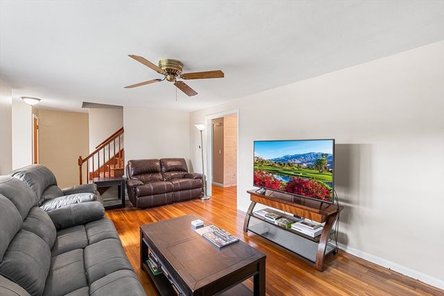 148 Hadley St, Springfield, MA 01118