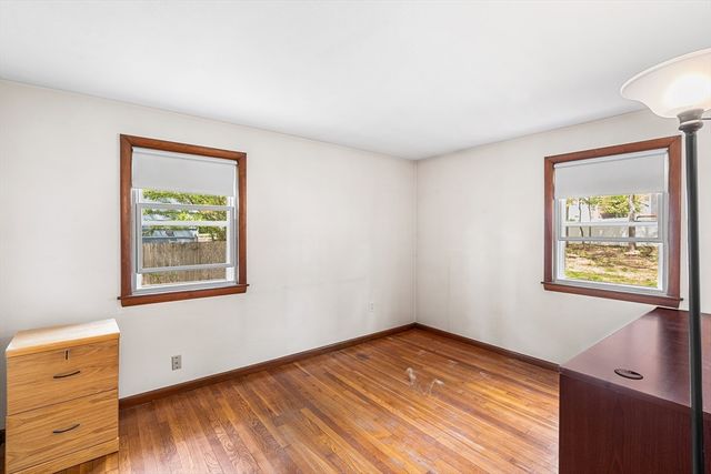 148 Hadley St, Springfield, MA 01118