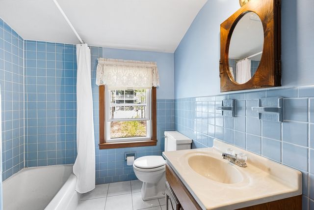 148 Hadley St, Springfield, MA 01118