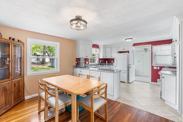 148 Hadley St, Springfield, MA 01118