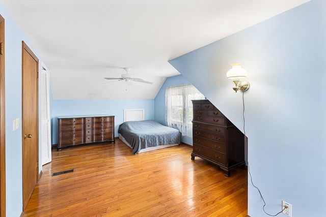 148 Hadley St, Springfield, MA 01118