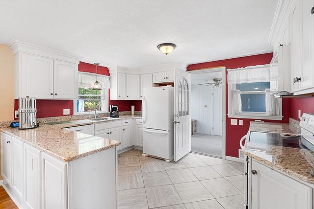 148 Hadley St, Springfield, MA 01118