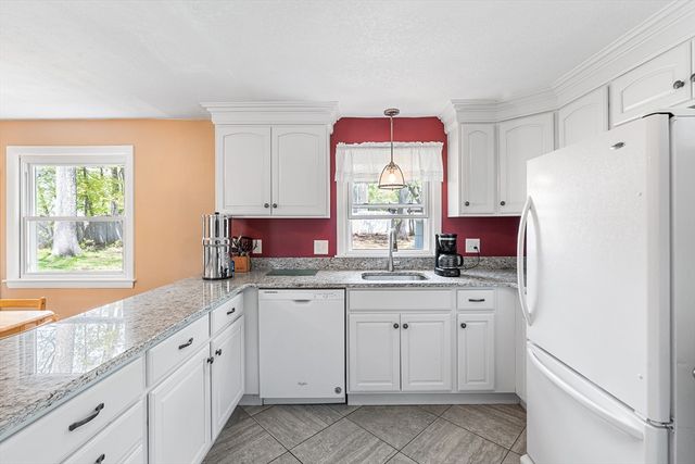 148 Hadley St, Springfield, MA 01118