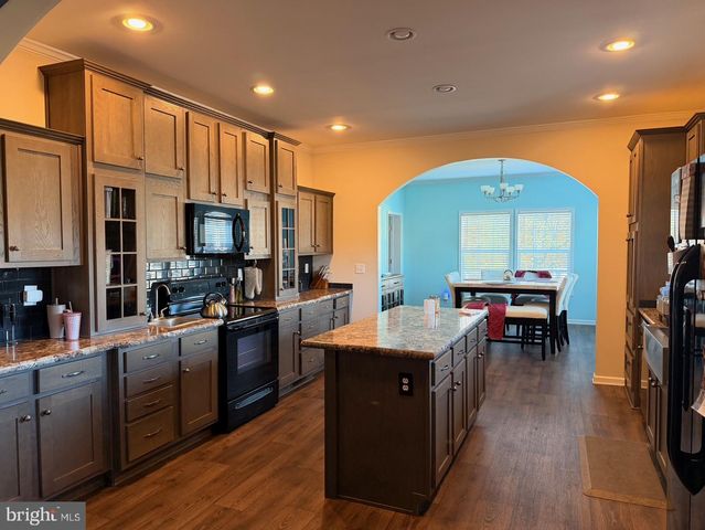 145 HICKORY HILL OVERLOOK CT, Fredericksburg, VA 22405