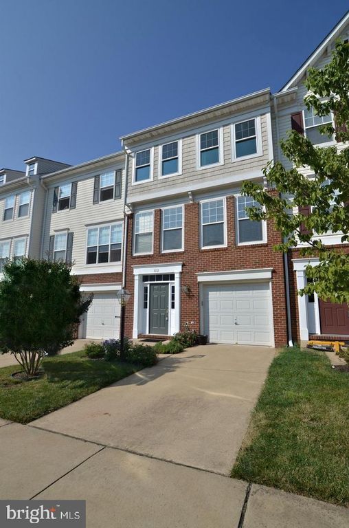 8112 RAINWATER CIR, Manassas, VA 20111