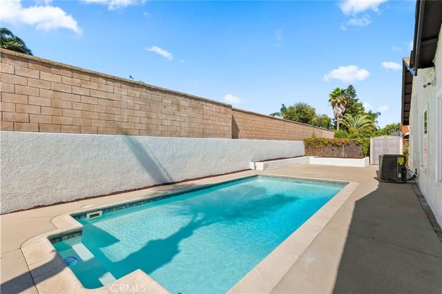 1529 E Hazeltine Street, Ontario, CA 91761