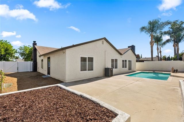 1529 E Hazeltine Street, Ontario, CA 91761