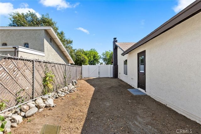 1529 E Hazeltine Street, Ontario, CA 91761