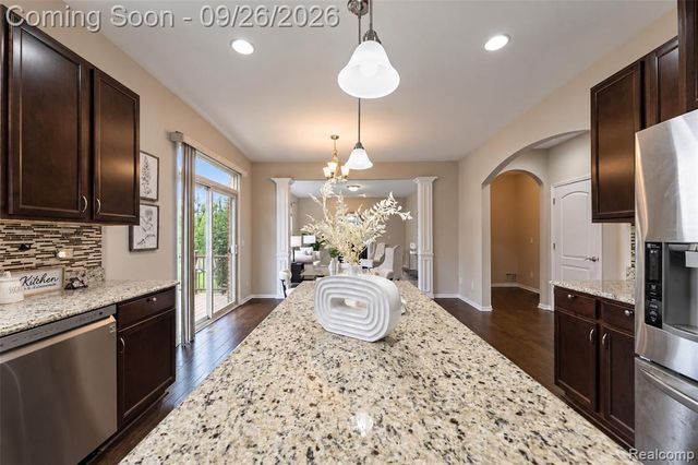 822 Lake Woods Drive, Canton, MI 48188