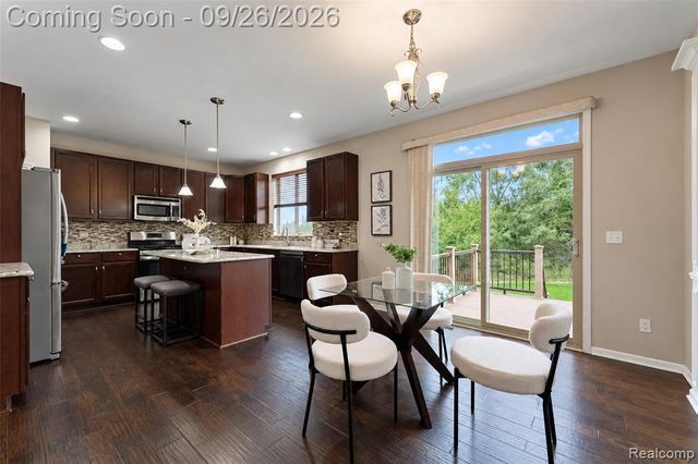 822 Lake Woods Drive, Canton, MI 48188